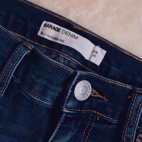 High-waisted denim shorts - Picture 3 of 4